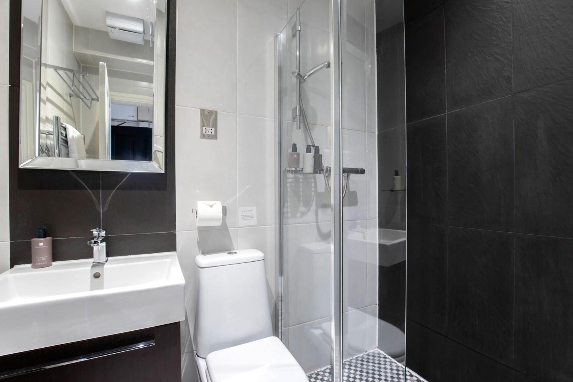 Strozzi Palace Suites By Mansley Cheltenham Exteriör bild