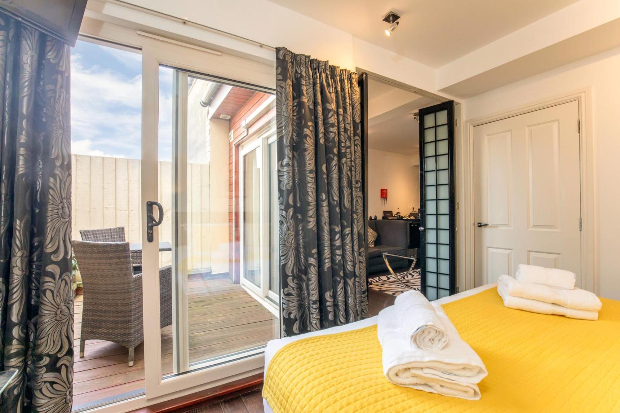 Strozzi Palace Suites By Mansley Cheltenham Exteriör bild