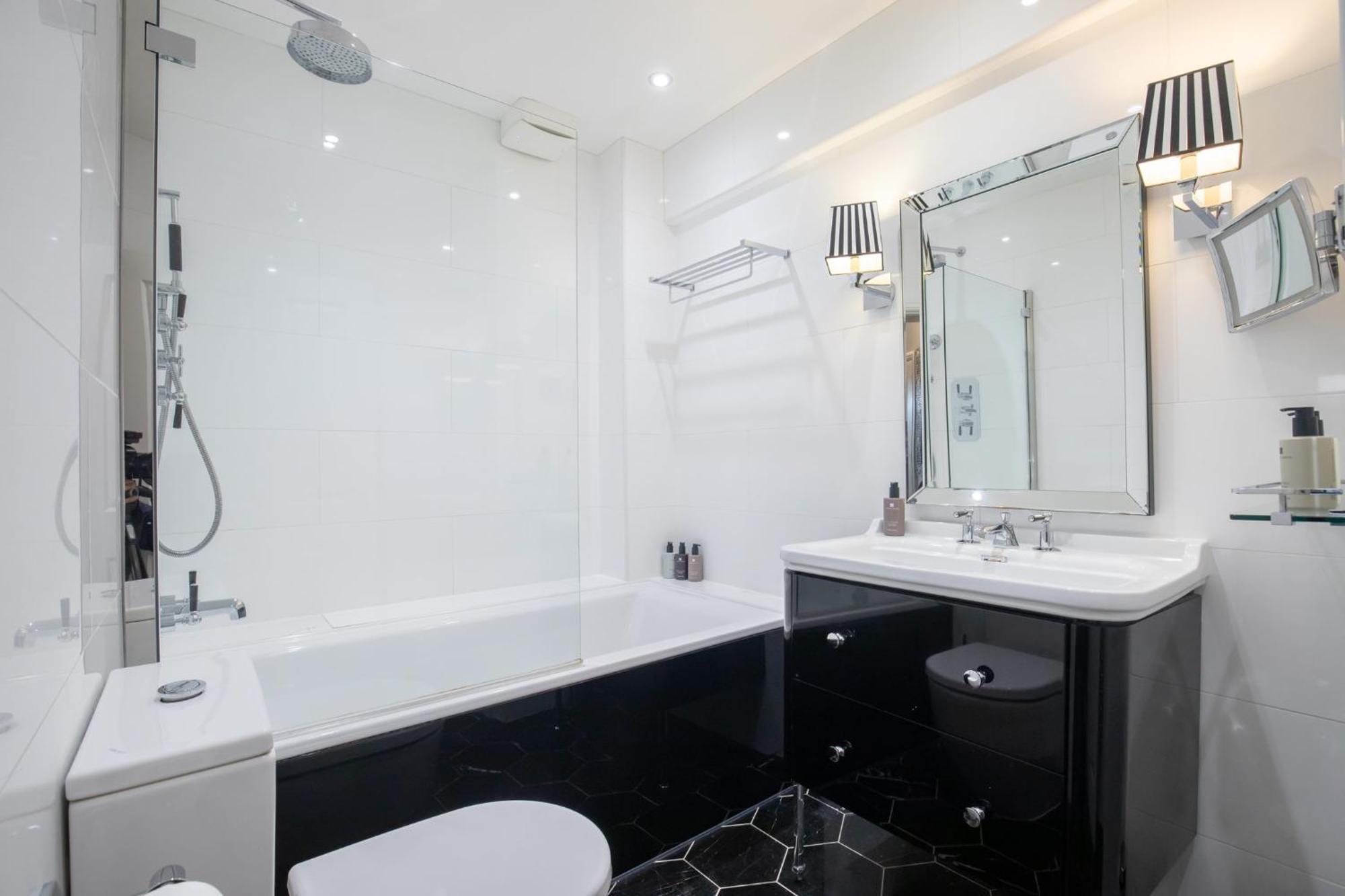 Strozzi Palace Suites By Mansley Cheltenham Exteriör bild