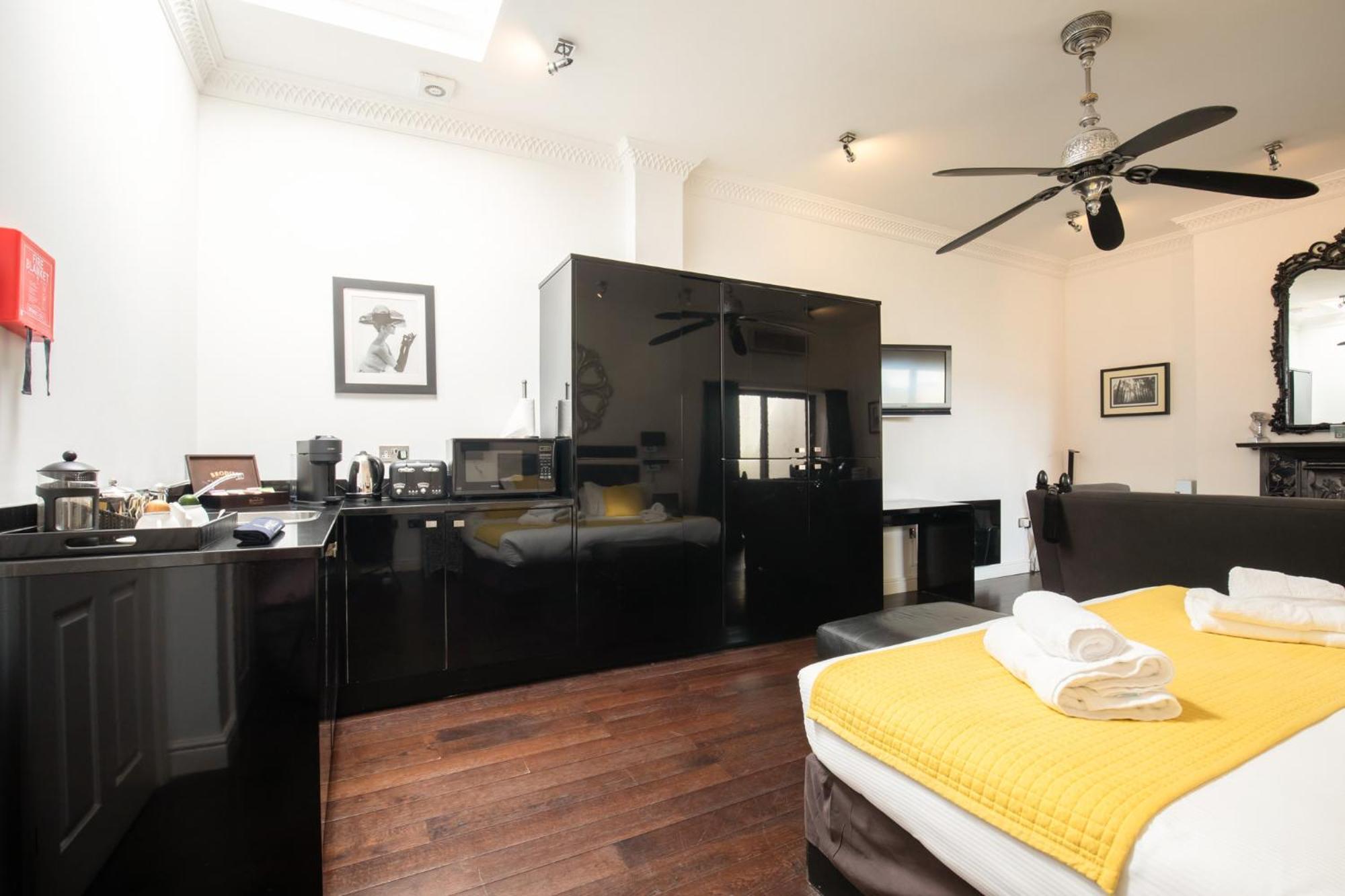 Strozzi Palace Suites By Mansley Cheltenham Exteriör bild