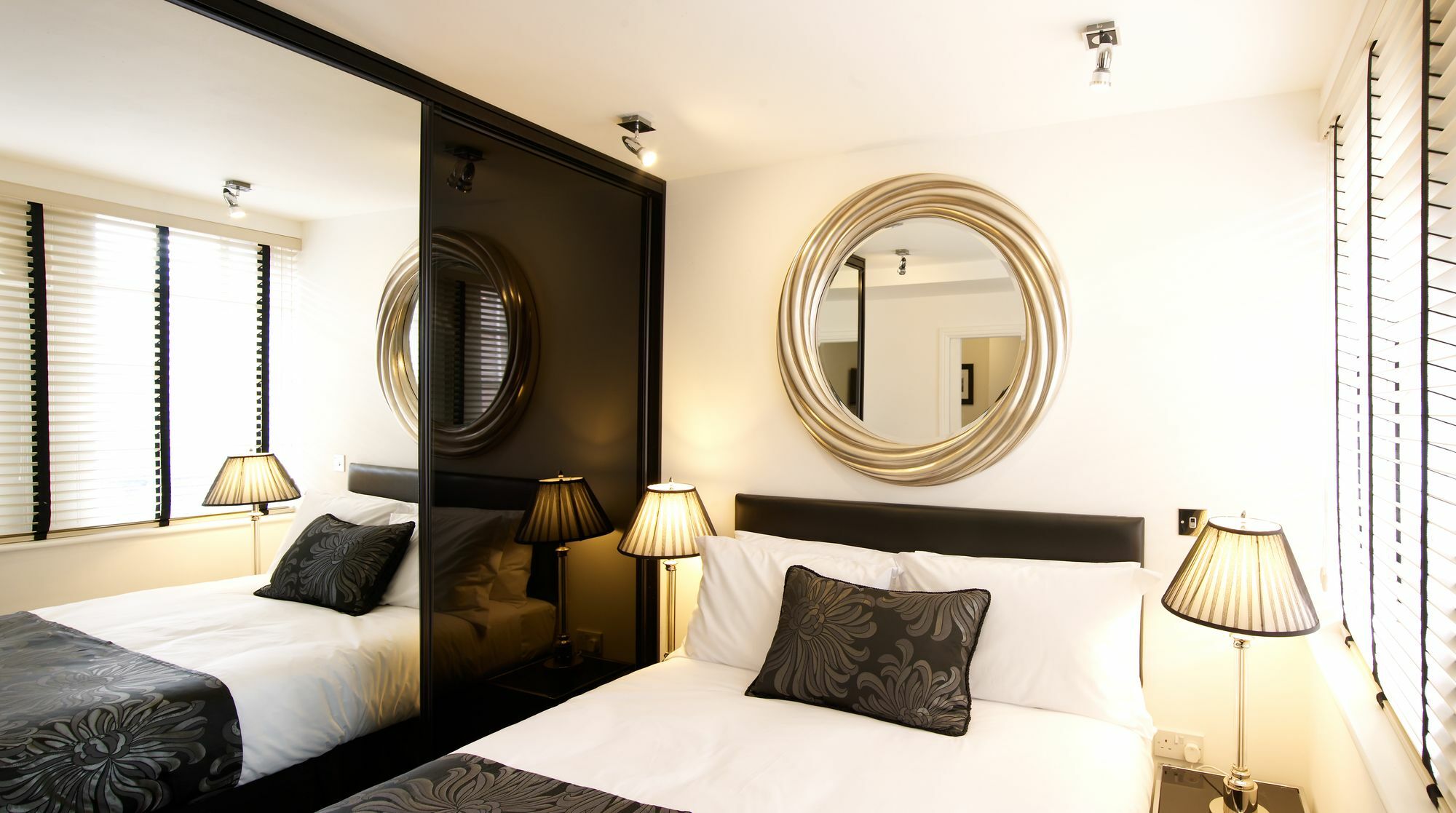 Strozzi Palace Suites By Mansley Cheltenham Exteriör bild